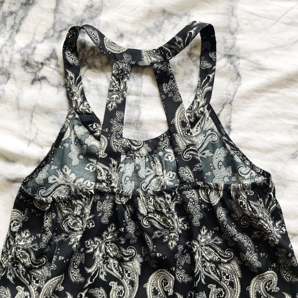 Flowy Patterned Tank Top - Picture 3 of 6